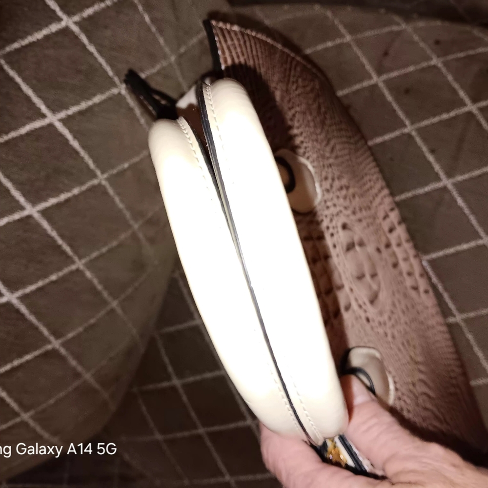 Nwot Croc Embossed 4 Pc Set - image 7